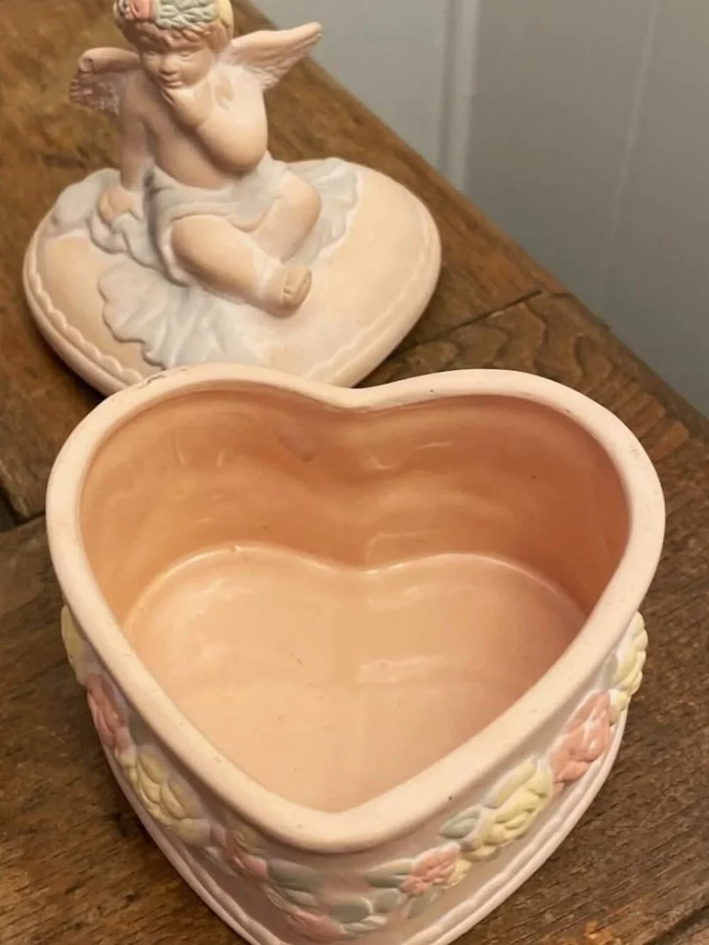 Cherub angel trinket box ceramic. SHIPS FREE